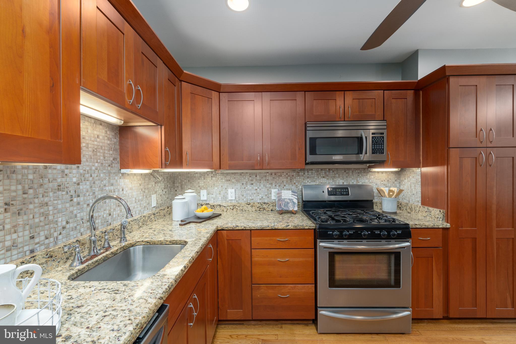 1423 Decatur Street Baltimore, MD 21230 - Photo 15 of 36 Kitchen with Granite Countertops
