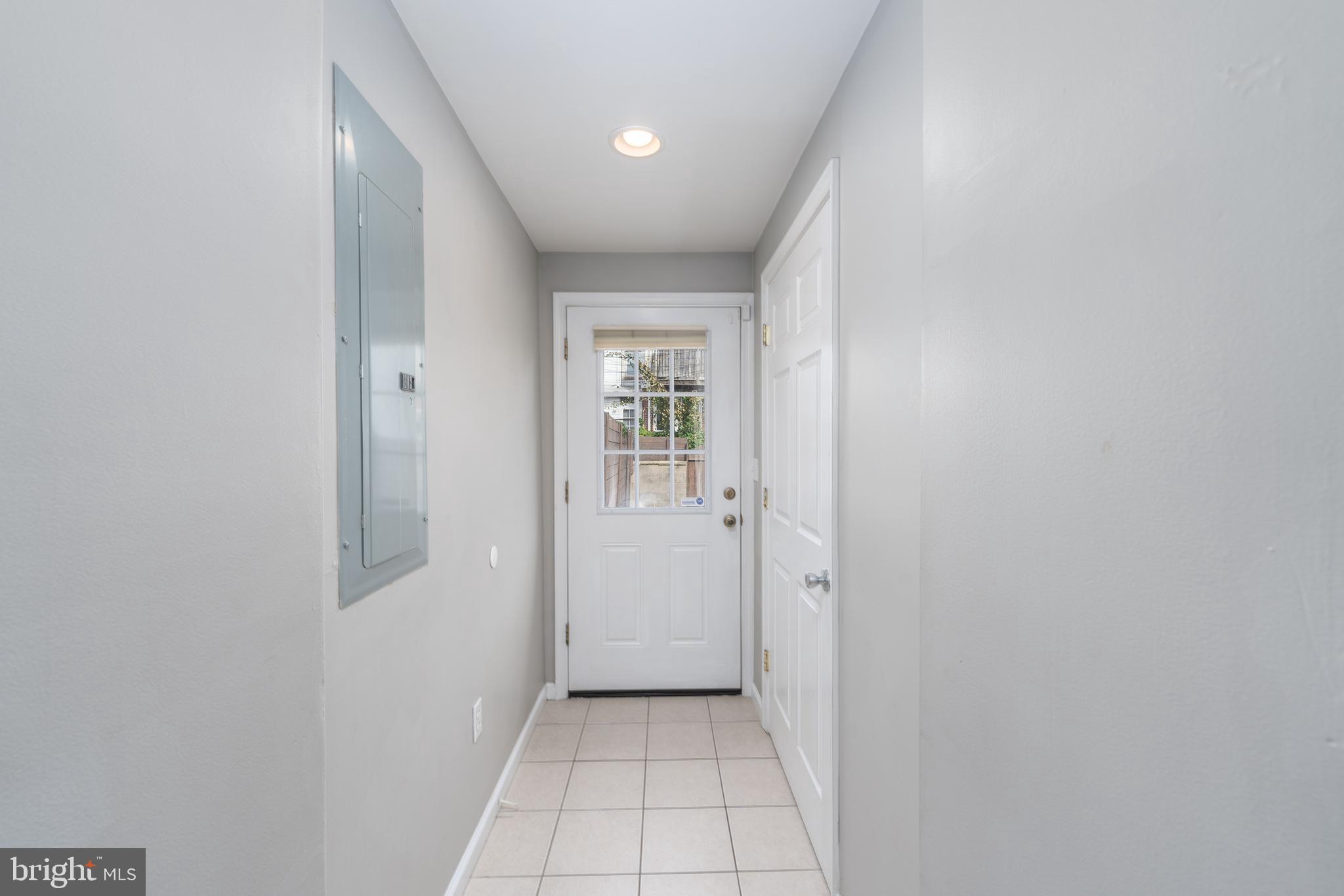 1423 Decatur Street Baltimore, MD 21230 - Photo 16 of 36 Mud Room
