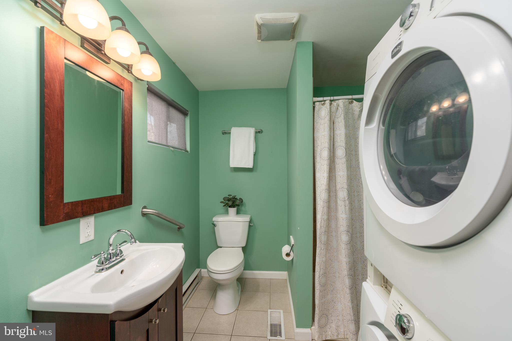 1423 Decatur Street Baltimore, MD 21230 - Photo 17 of 36 1st Floor Full Bathroom with Laundry