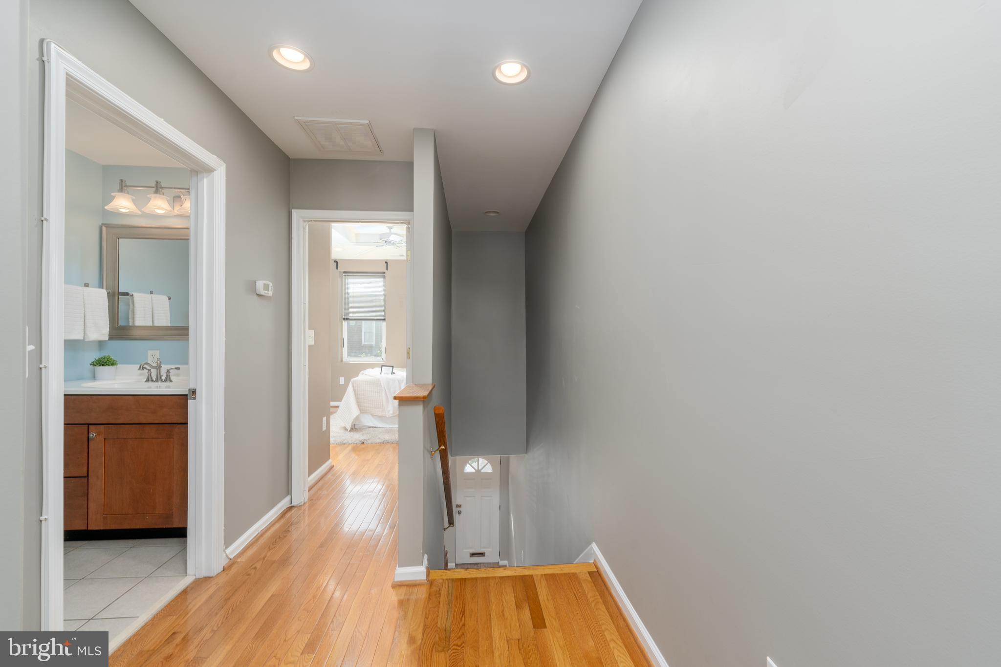 1423 Decatur Street Baltimore, MD 21230 - Photo 25 of 36 Second Floor Hallway