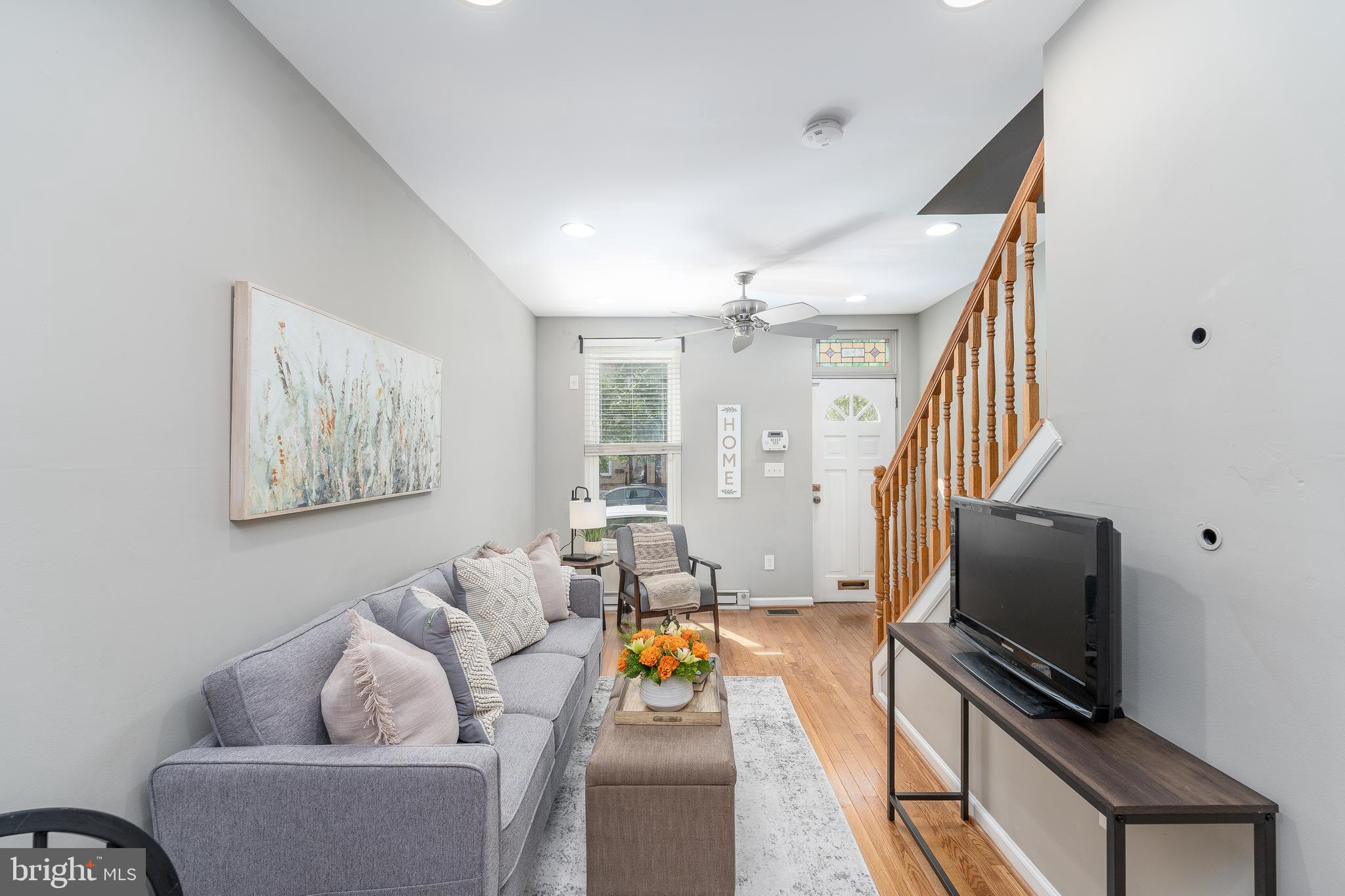 1423 Decatur Street Baltimore, MD 21230 - Photo 5 of 36 Living Room with entry