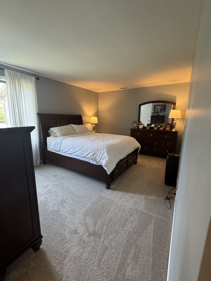 310 Greenbriar Road, Unit 2B Glen Ellyn, IL 60137 - Photo 11 of 22 Gallery Image 11