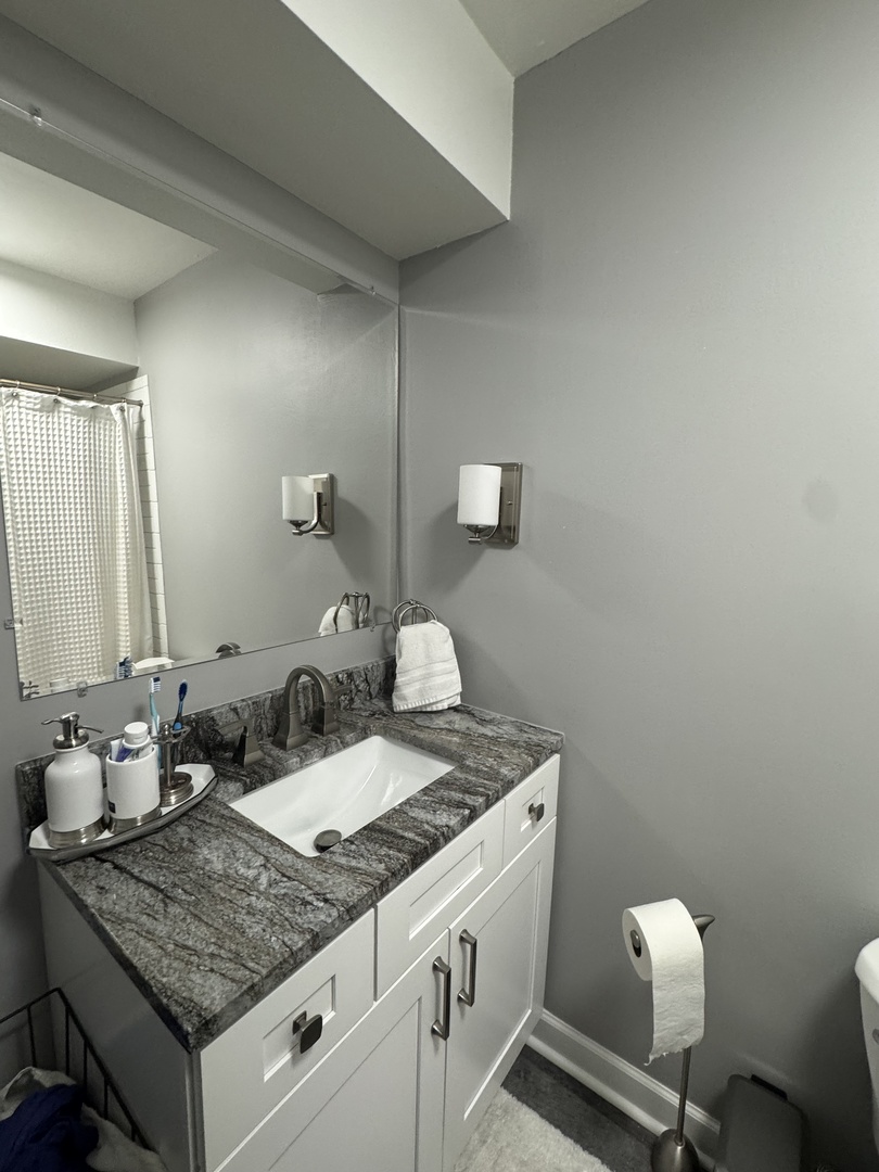 310 Greenbriar Road, Unit 2B Glen Ellyn, IL 60137 - Photo 14 of 22 Gallery Image 14