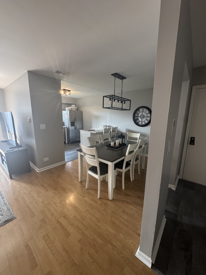 310 Greenbriar Road, Unit 2B Glen Ellyn, IL 60137 - Photo 5 of 22 Gallery Image 5