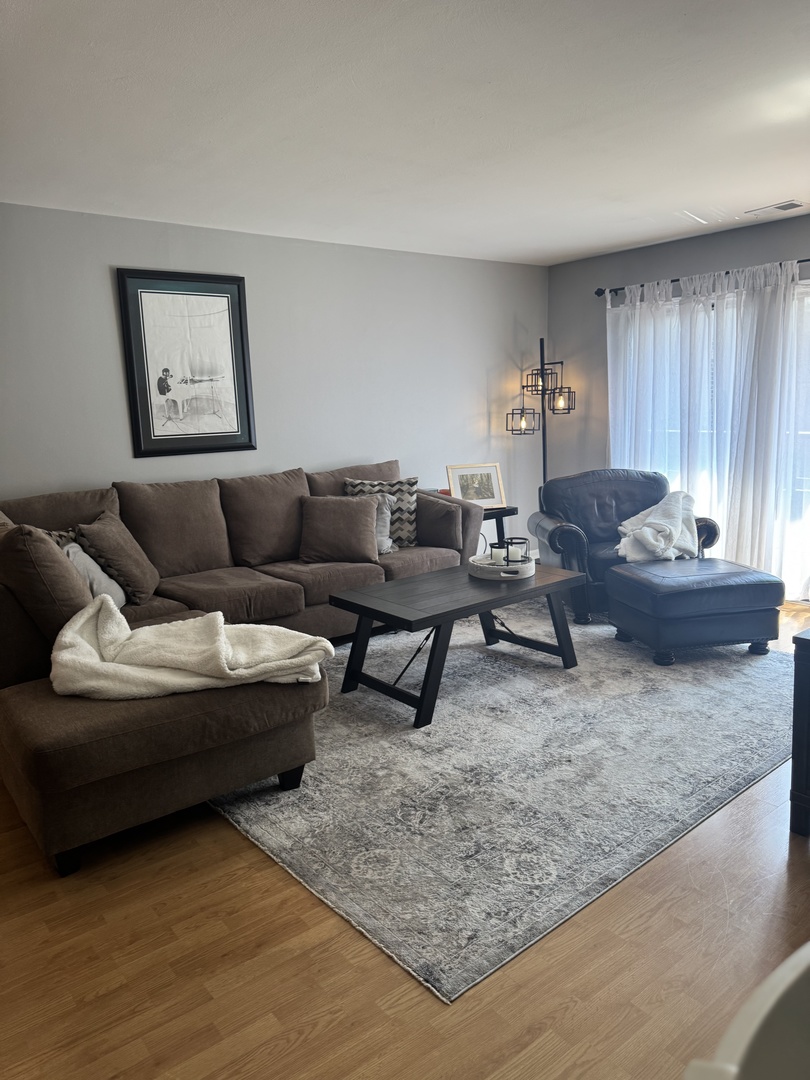 310 Greenbriar Road, Unit 2B Glen Ellyn, IL 60137 - Photo 6 of 22 Gallery Image 6