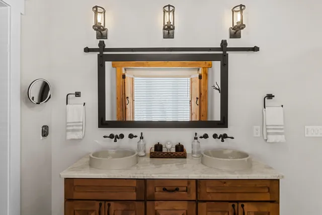 $1,849,000 | W5681 Ridge Road, La Grange, WI 53121