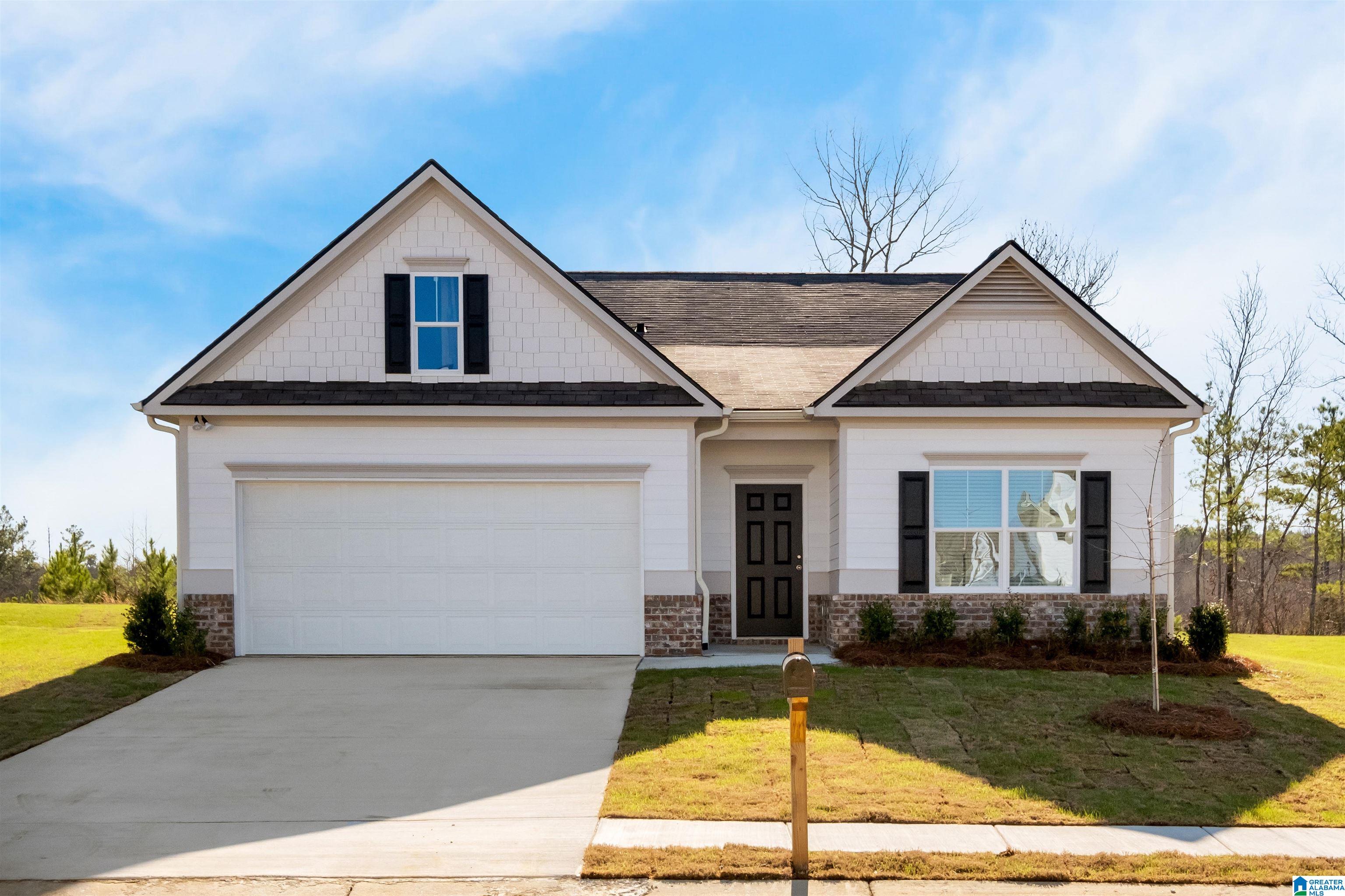 872 Ridgeway Avenue Columbiana, AL 35051 - Photo 1 of 38