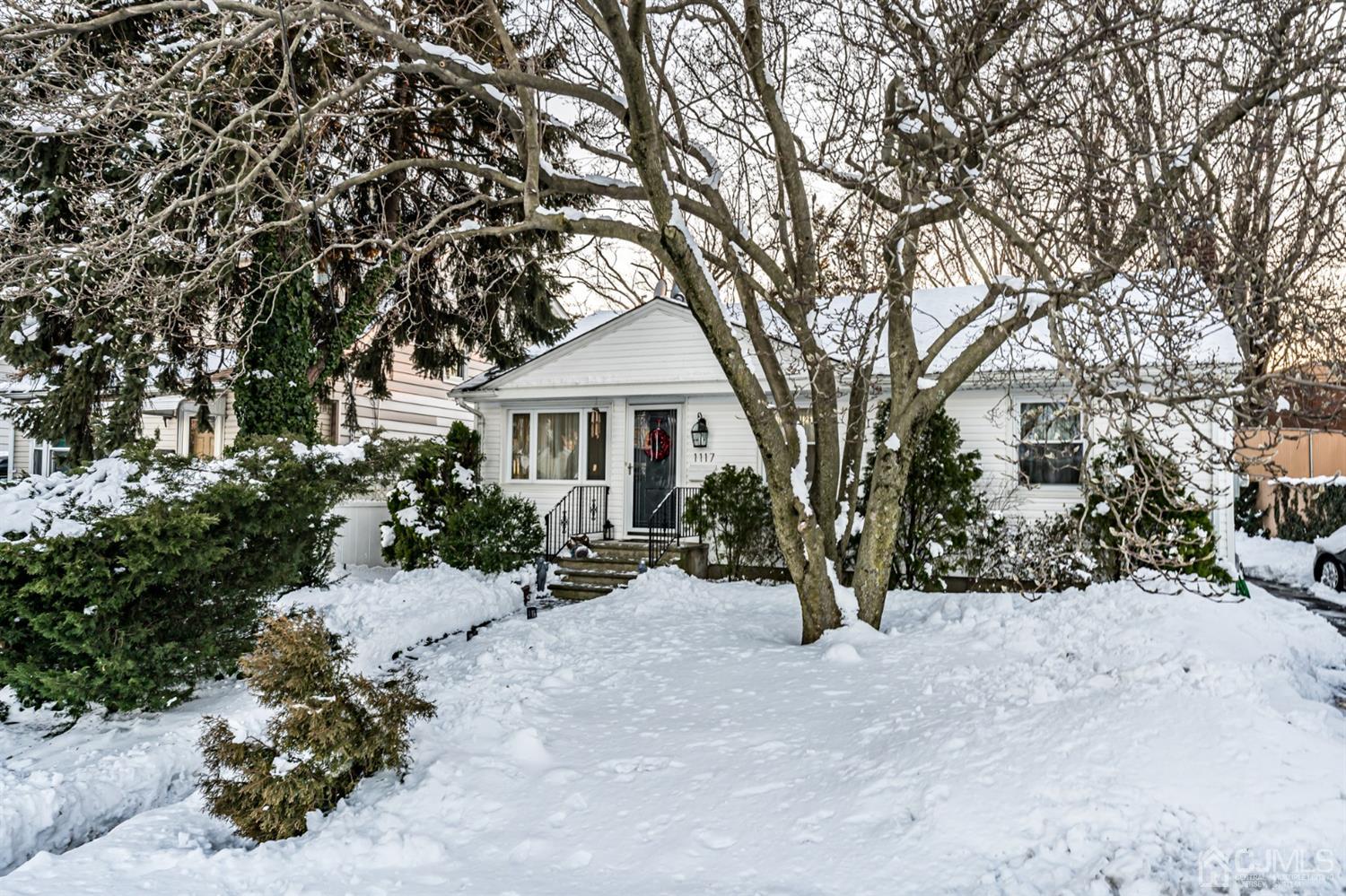 1117 Wheatsheaf Road Linden, NJ 07036 - Photo 1 of 24 Gallery Image 1