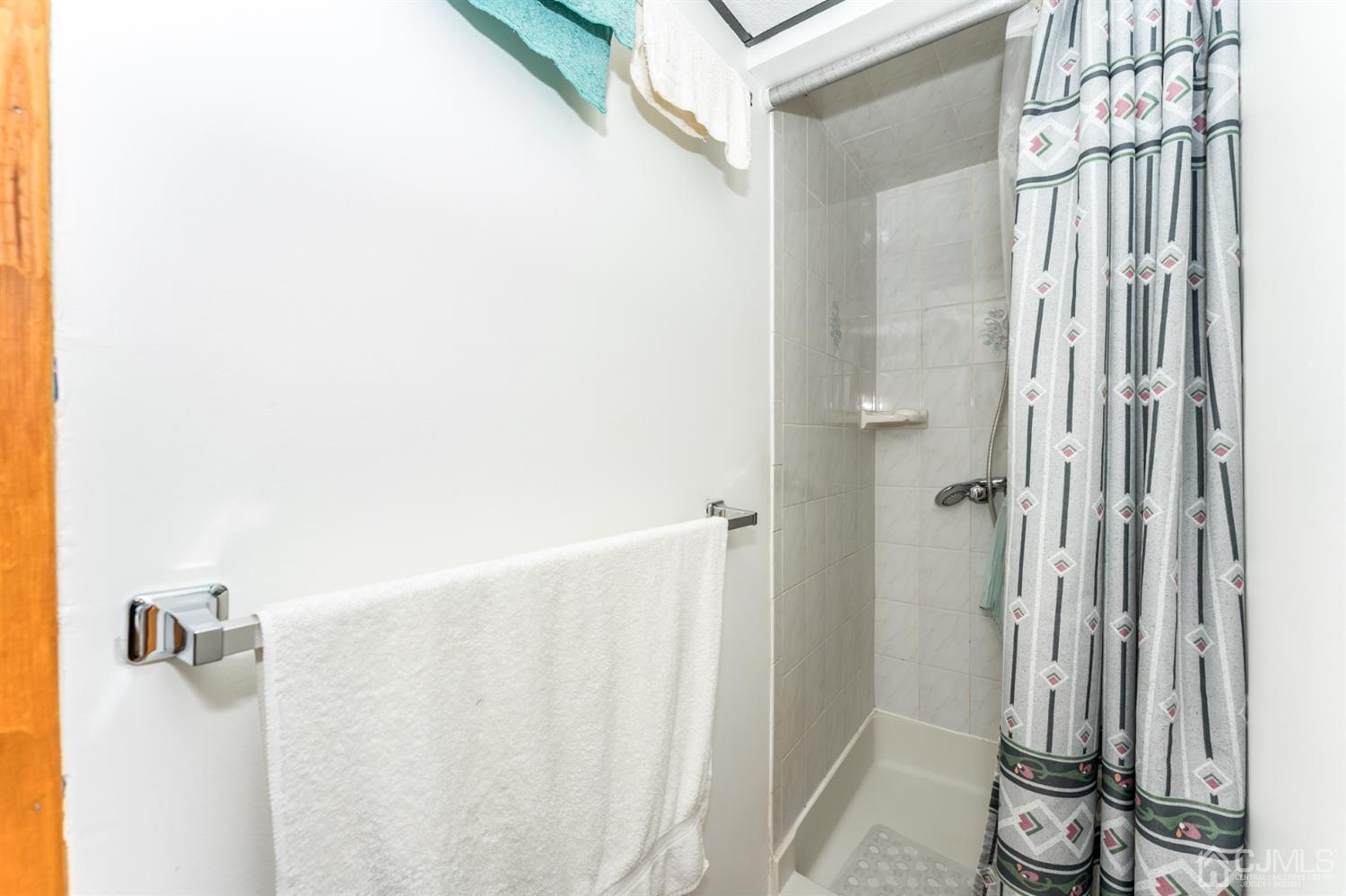 1117 Wheatsheaf Road Linden, NJ 07036 - Photo 23 of 24 Gallery Image 23