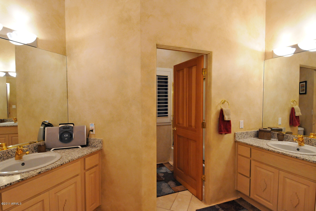 8259 East Alameda Road Scottsdale, AZ 85255 - Photo 15 of 20 Bath 2