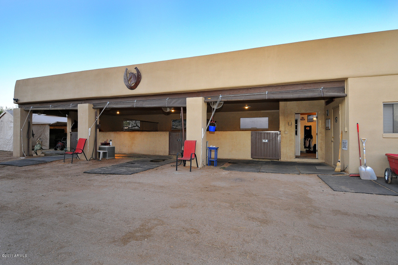 8259 East Alameda Road Scottsdale, AZ 85255 - Photo 18 of 20 Stable