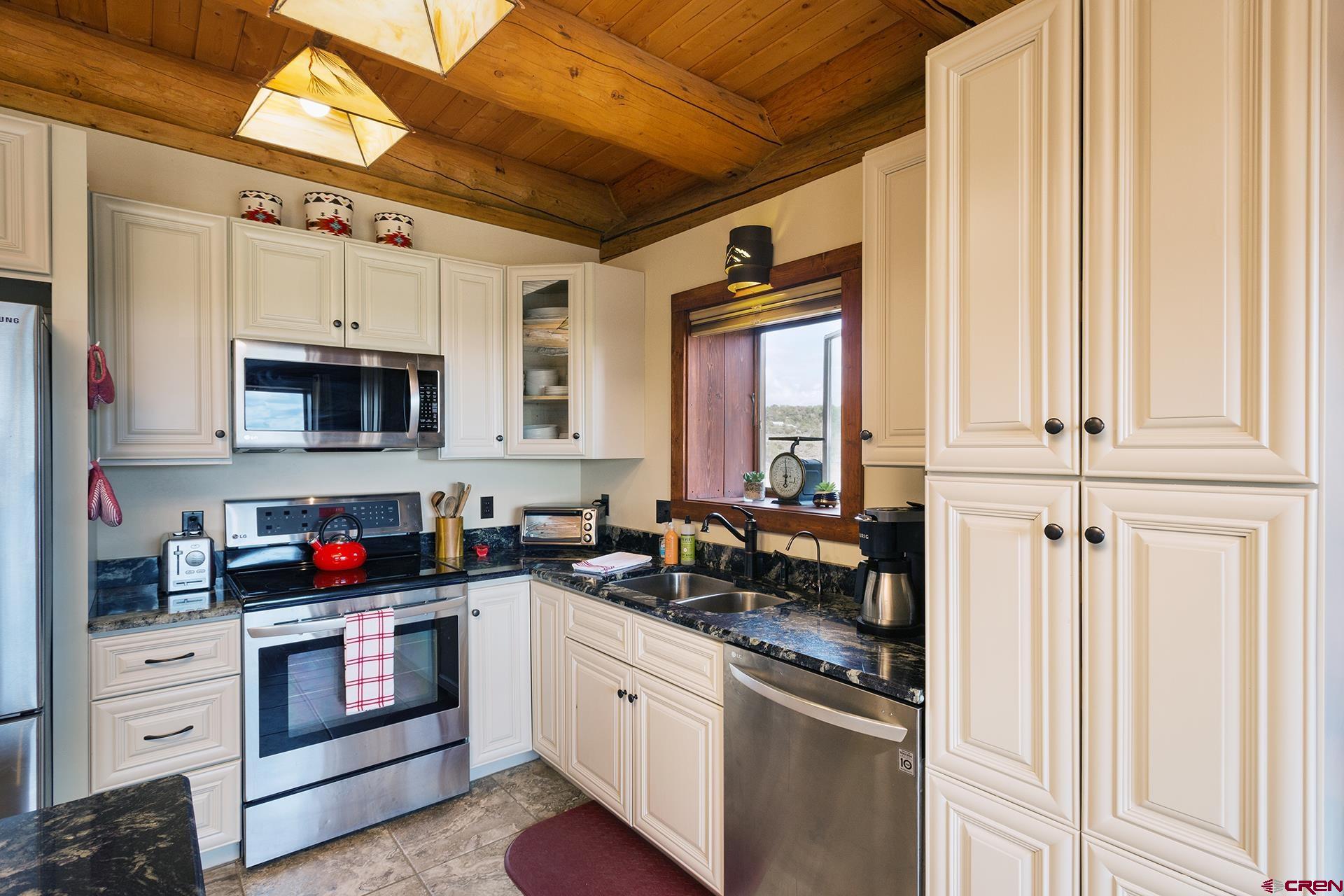 272 Sundance Hills Road Durango, CO 81303 - Photo 9 of 33 Gallery Image 9