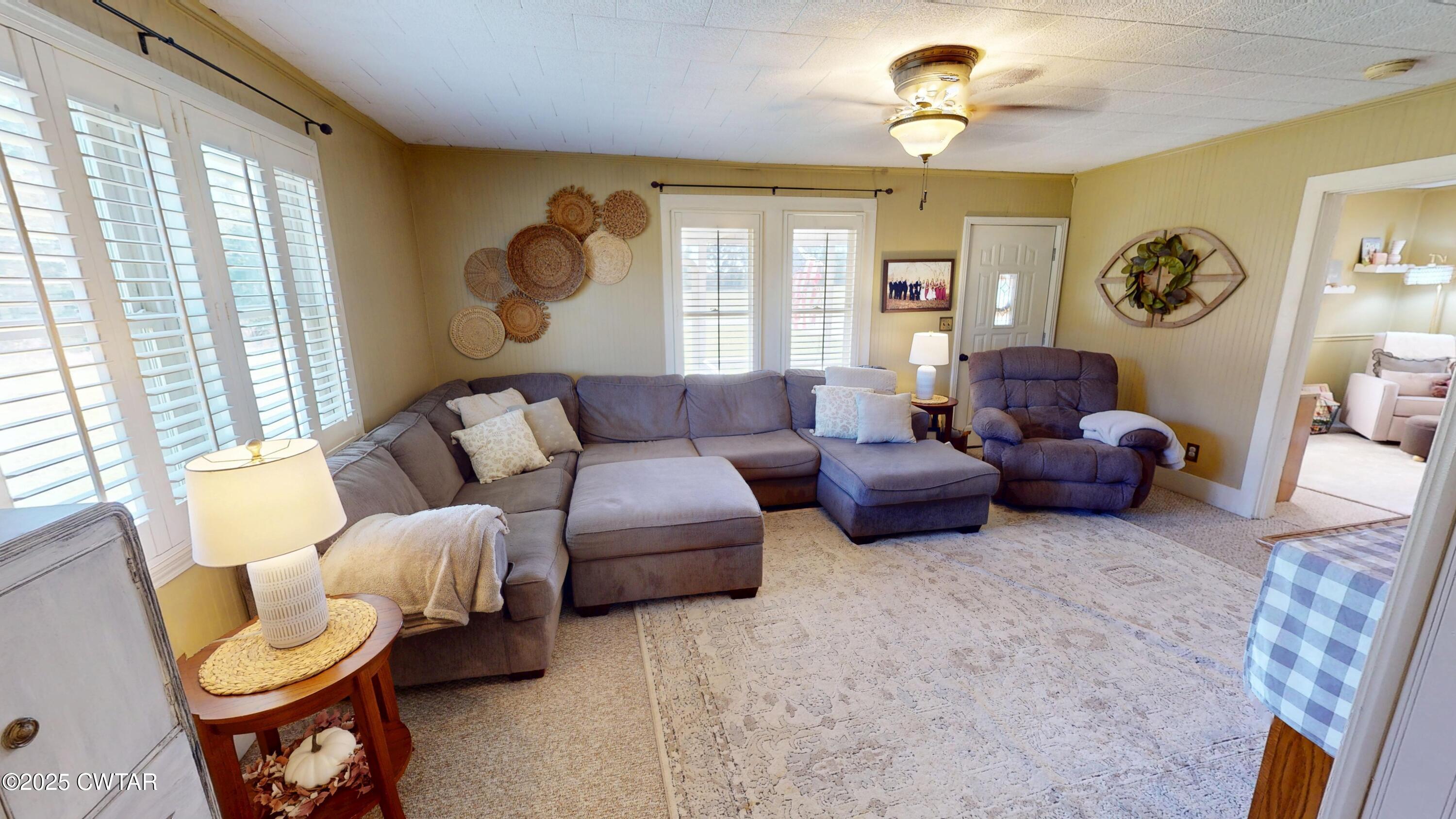 206 Tull Road Kenton, TN 38233 - Photo 5 of 34 a living room with furniture and a window