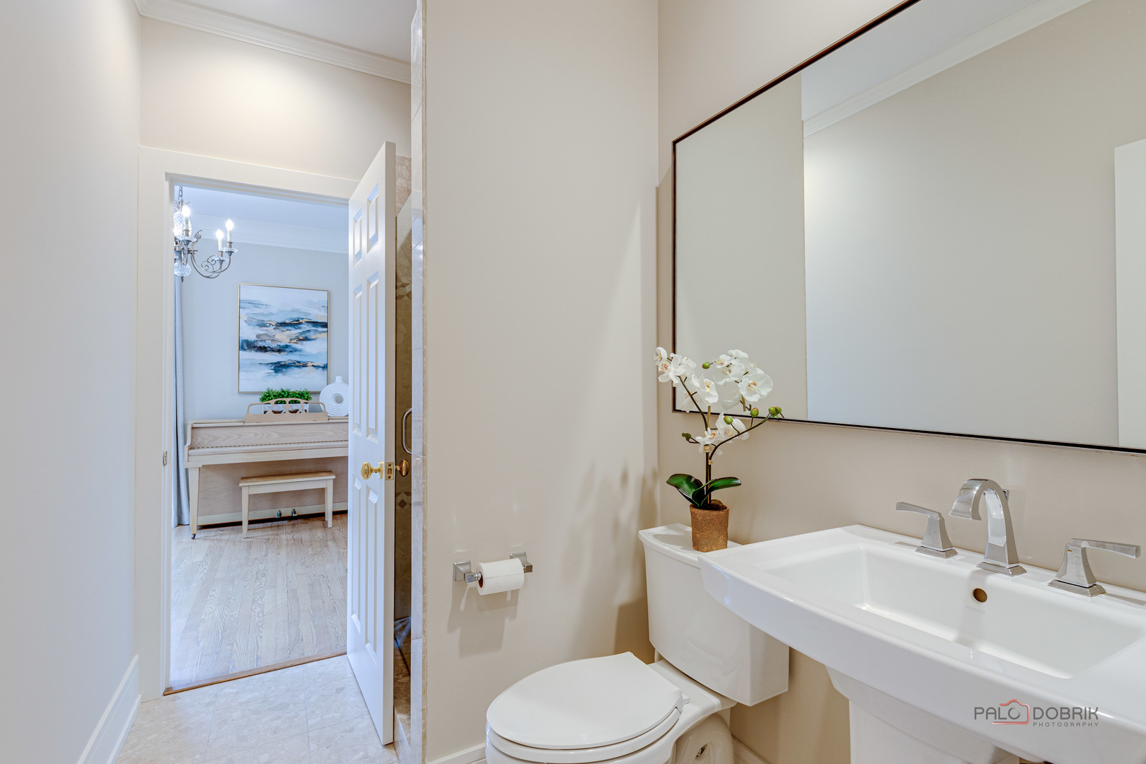 319 North County Line Road Hinsdale, IL 60521 - Photo 18 of 45 a bathroom with a sink a toilet and shower