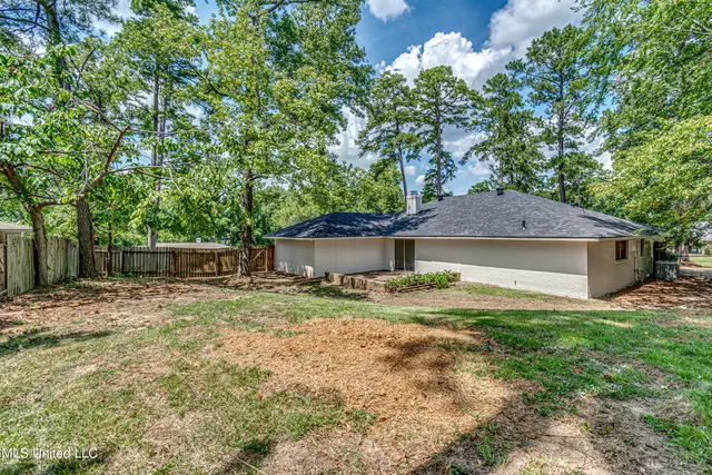 $2,400 | 107 Woodgate Drive, Brandon, MS 39042