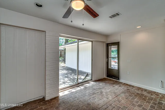 $2,400 | 107 Woodgate Drive, Brandon, MS 39042