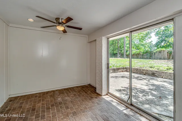 $2,400 | 107 Woodgate Drive, Brandon, MS 39042