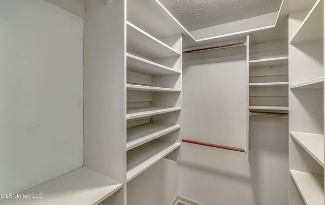 $2,400 | 107 Woodgate Drive, Brandon, MS 39042