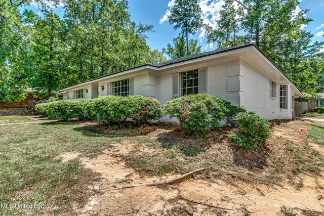$2,400 | 107 Woodgate Drive, Brandon, MS 39042