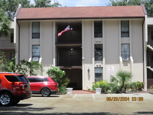 $2,000 | 6751 North University Drive, Unit 320, Tamarac, FL 33321