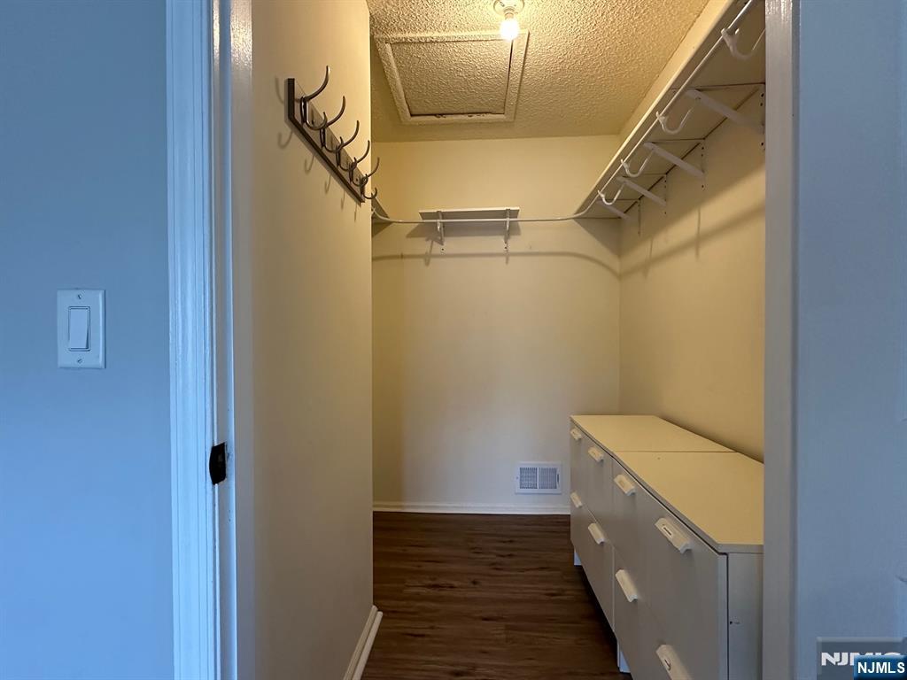 965 Juniper Way, Unit 965 Mahwah, NJ 07430 - Photo 15 of 16