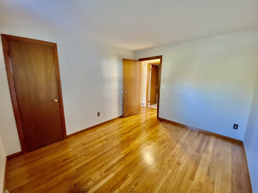 302 West Allen Ridge Road Springfield, MA 01118 - Photo 23 of 28
