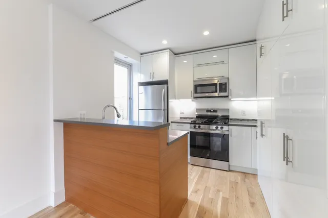 $3,675 | 15 Kingsland Avenue, Unit 2F | East Williamsburg