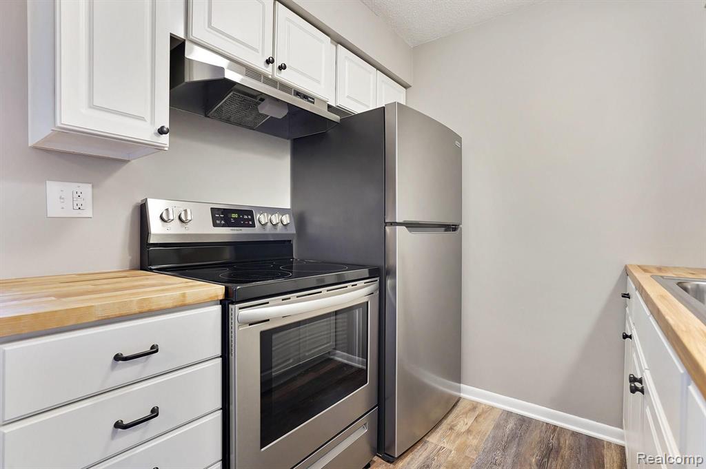 1627 South Riverside Avenue, Unit 4 St. Clair, MI 48079 - Photo 8 of 16