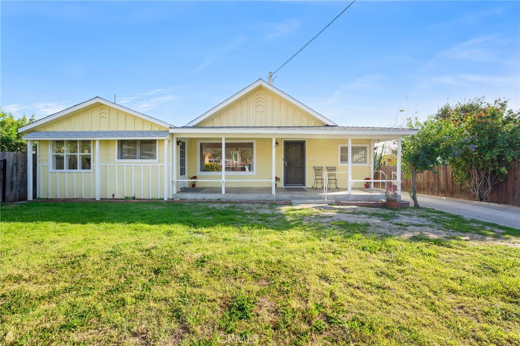 318 Bard Street Fillmore, CA 93015 - Photo 2 of 24