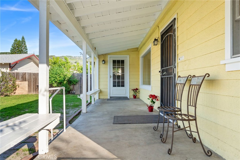 318 Bard Street Fillmore, CA 93015 - Photo 4 of 24