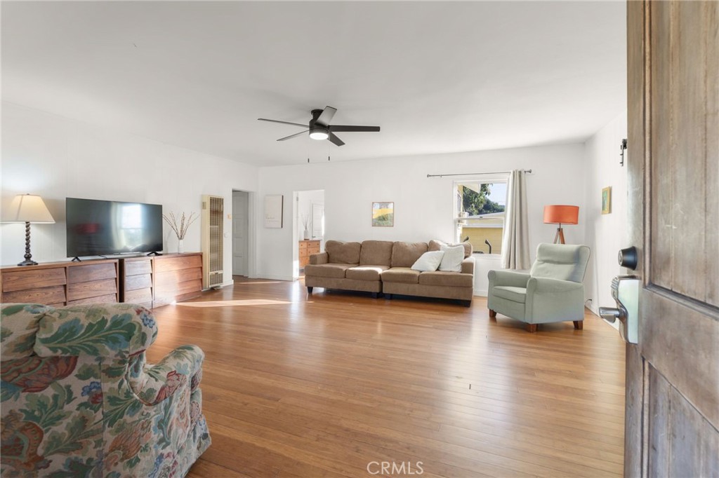 318 Bard Street Fillmore, CA 93015 - Photo 5 of 24