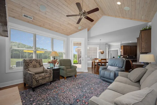 $1,399,000 | 50 Bill Edde Road, Belvidere, TN 37306