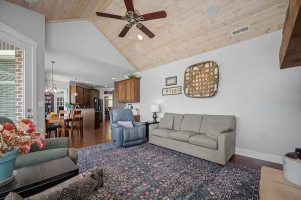 $1,399,000 | 50 Bill Edde Road, Belvidere, TN 37306