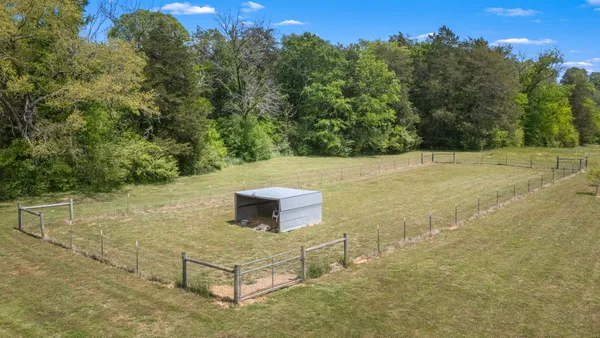$1,399,000 | 50 Bill Edde Road, Belvidere, TN 37306