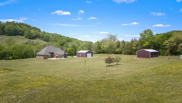 $1,399,000 | 50 Bill Edde Road, Belvidere, TN 37306