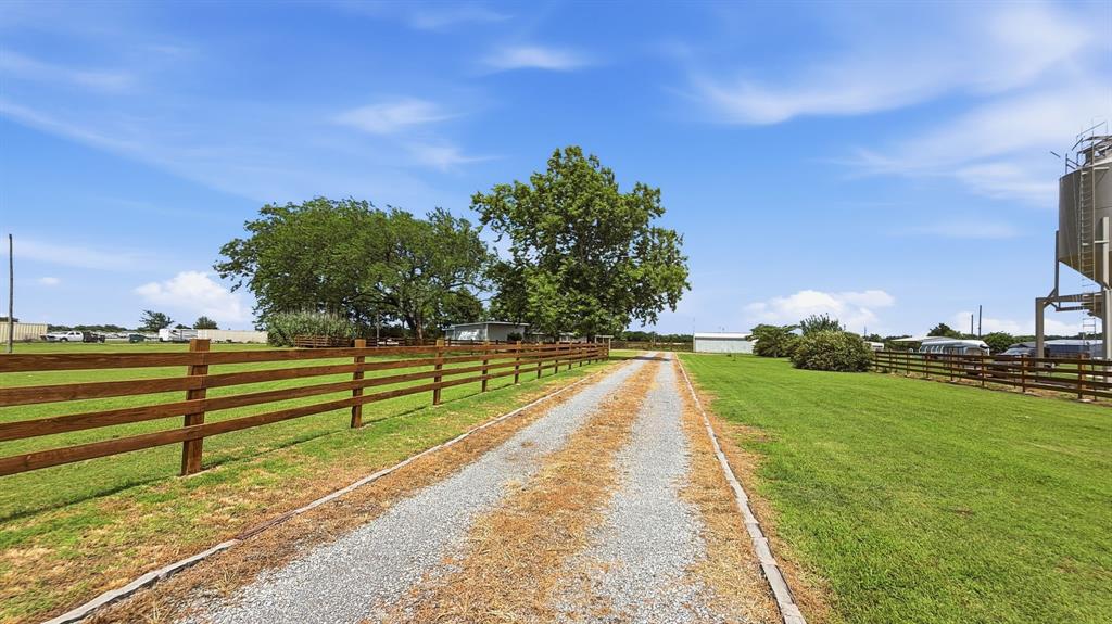 59 Noland Road Whitesboro, TX 76273 - Photo 10 of 26