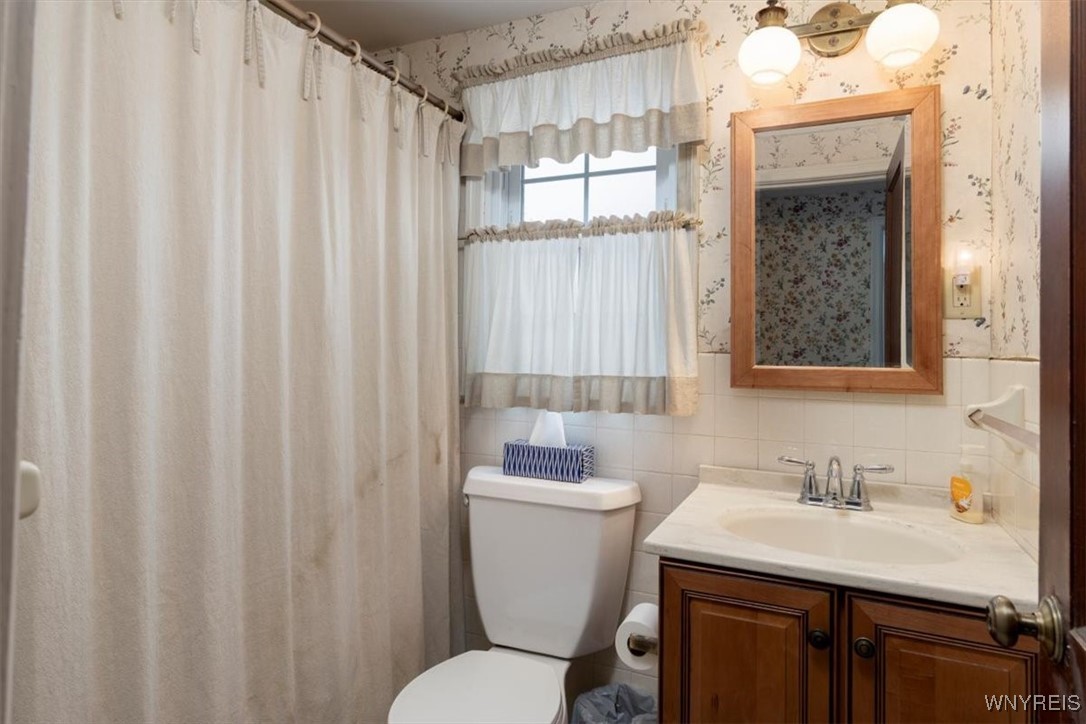 61 Rockne Road Tonawanda, NY 14223 - Photo 10 of 18 Bathroom