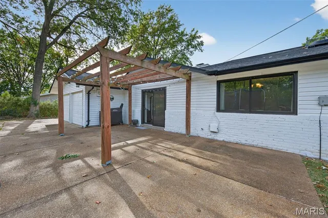 $385,000 | 106 Five Meadows Lane, Ballwin, MO 63011