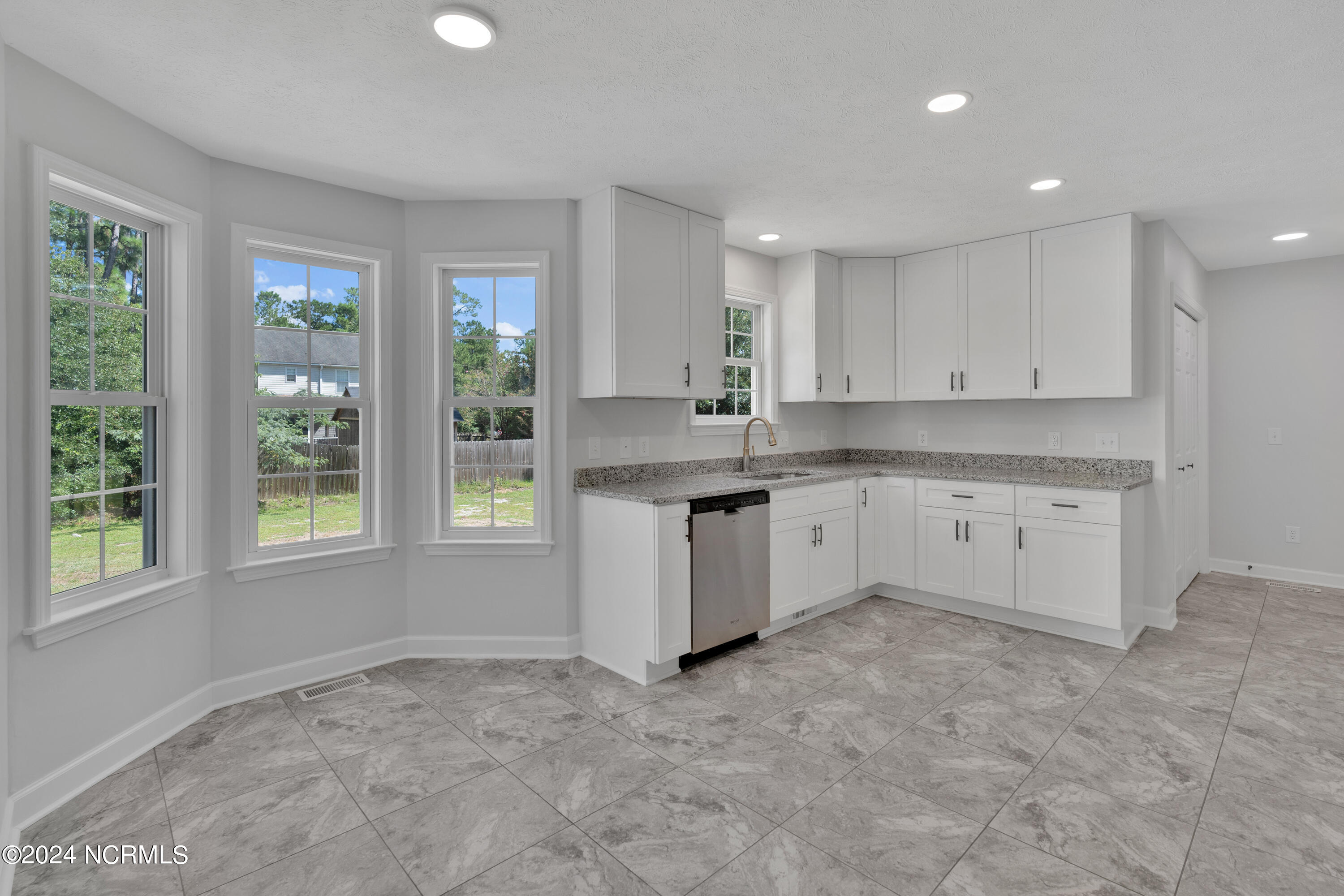 1600 Raeford Road Southport, NC 28461 - Photo 21 of 42 granite countertops