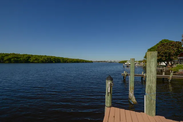 $3,800 | 110 Southwest Hideaway Place, Stuart, FL 34994