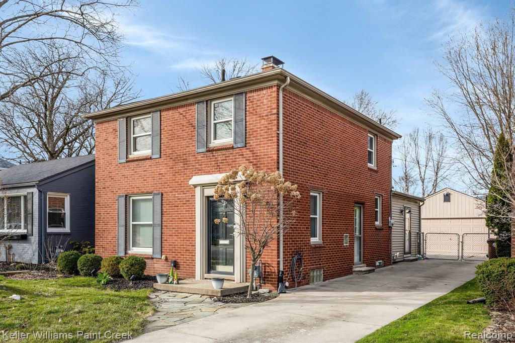 1520 Hampton Road Grosse Pointe Woods, MI 48236 - Photo 2 of 34