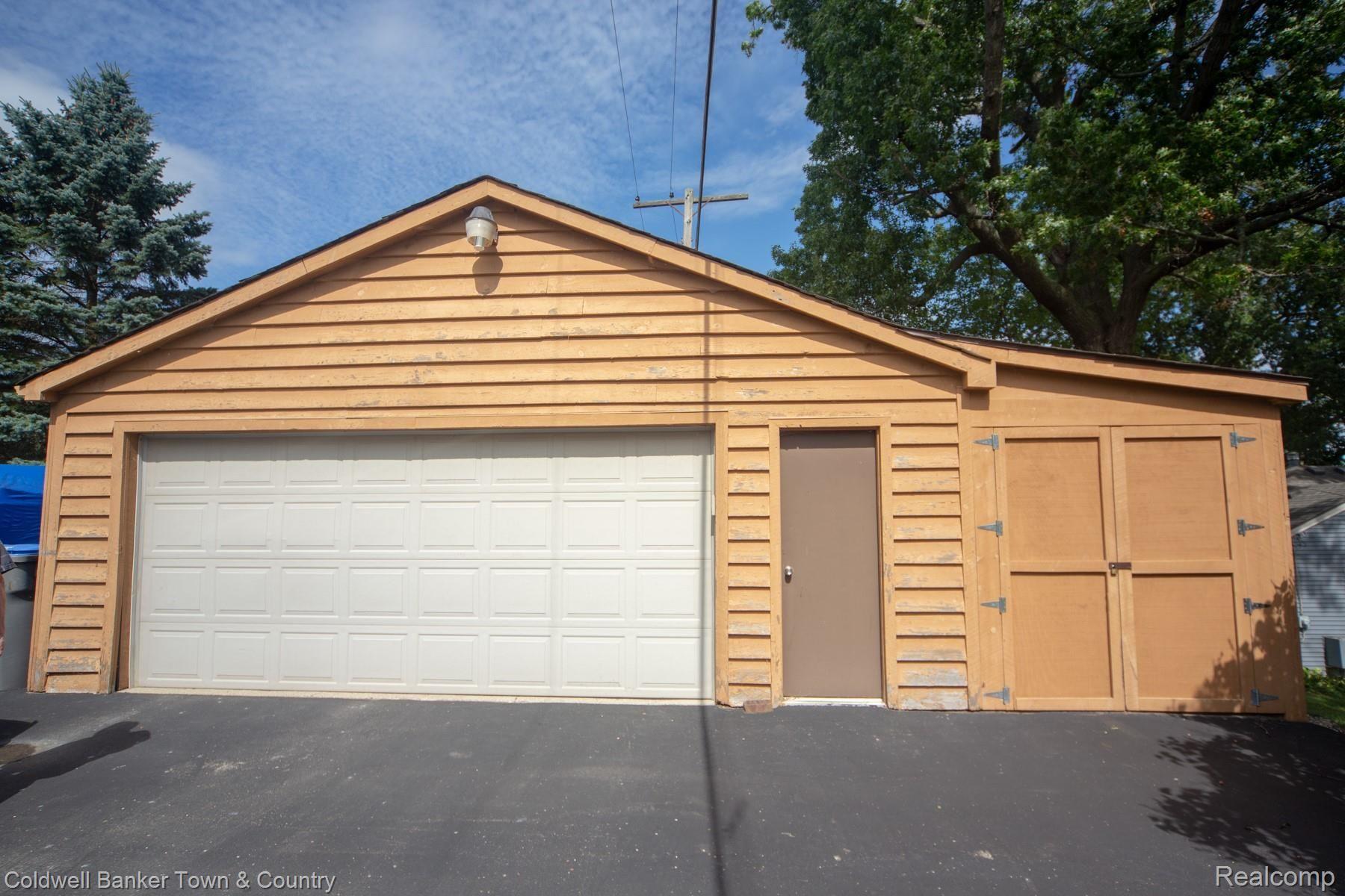 5874 Bullard Road Fenton, MI 48430 - Photo 47 of 51 IMG_8828.JPG