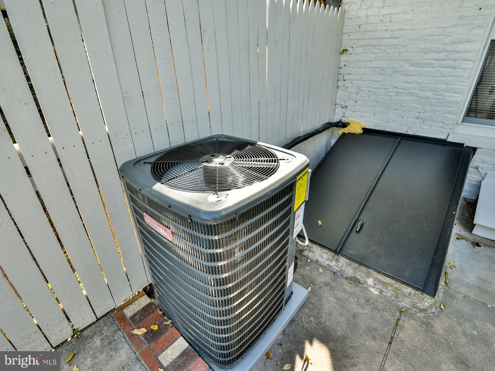 2114 Cliftwood Avenue Baltimore, MD 21213 - Photo 14 of 58