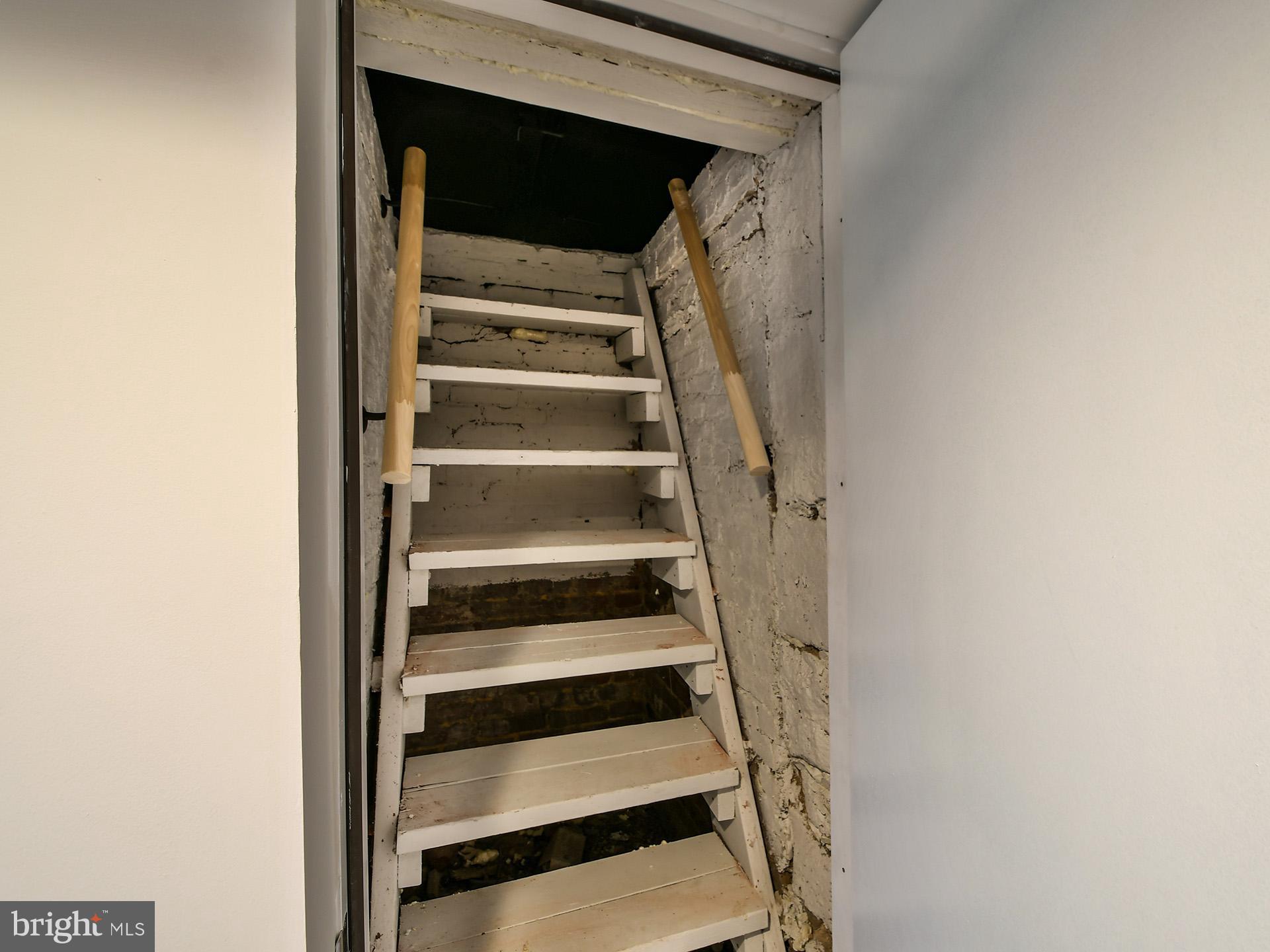 2114 Cliftwood Avenue Baltimore, MD 21213 - Photo 27 of 58 a view of entryway