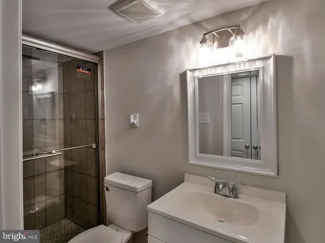 $2,500 | 2114 Cliftwood Avenue, Baltimore, MD 21213