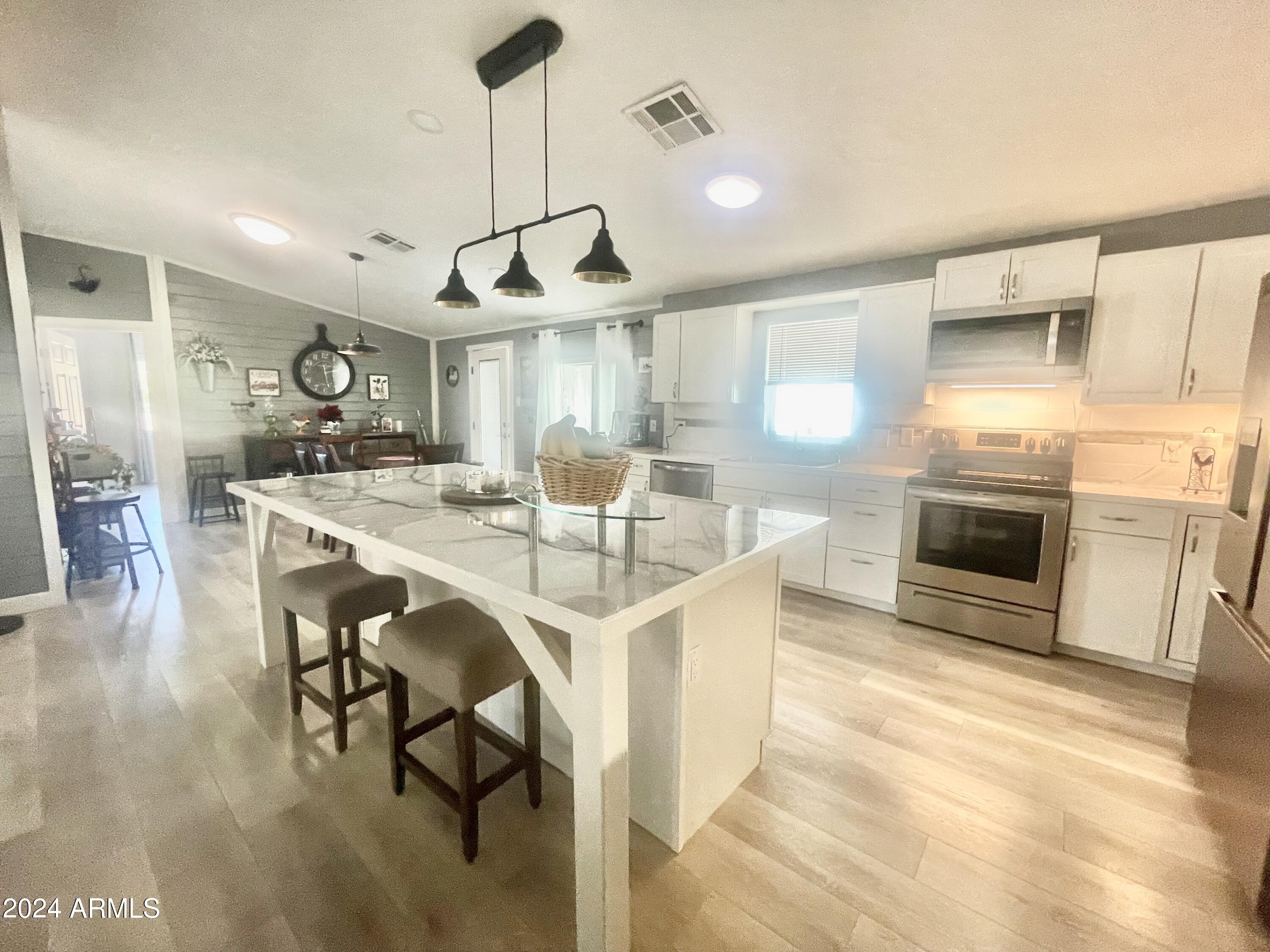 652 South Ellsworth Road, Unit 30 Mesa, AZ 85208 - Photo 5 of 38 PUEBLO30KITCHENDINING