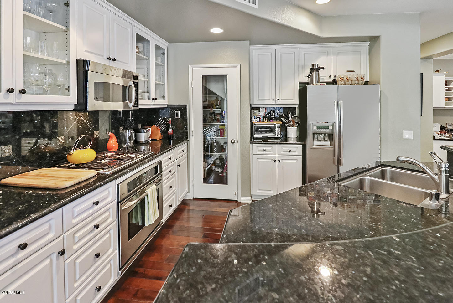 4167 Orontes Way, Unit B Simi Valley, CA 93063 - Photo 11 of 38 dKitchen and Dining5