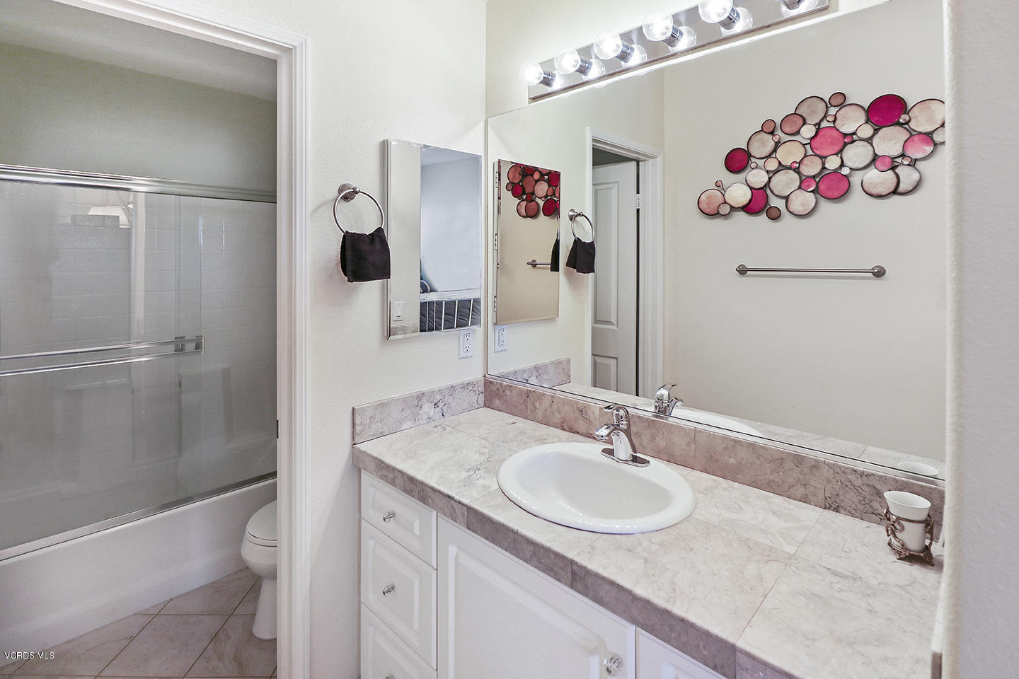4167 Orontes Way, Unit B Simi Valley, CA 93063 - Photo 19 of 38 jHall Bath1