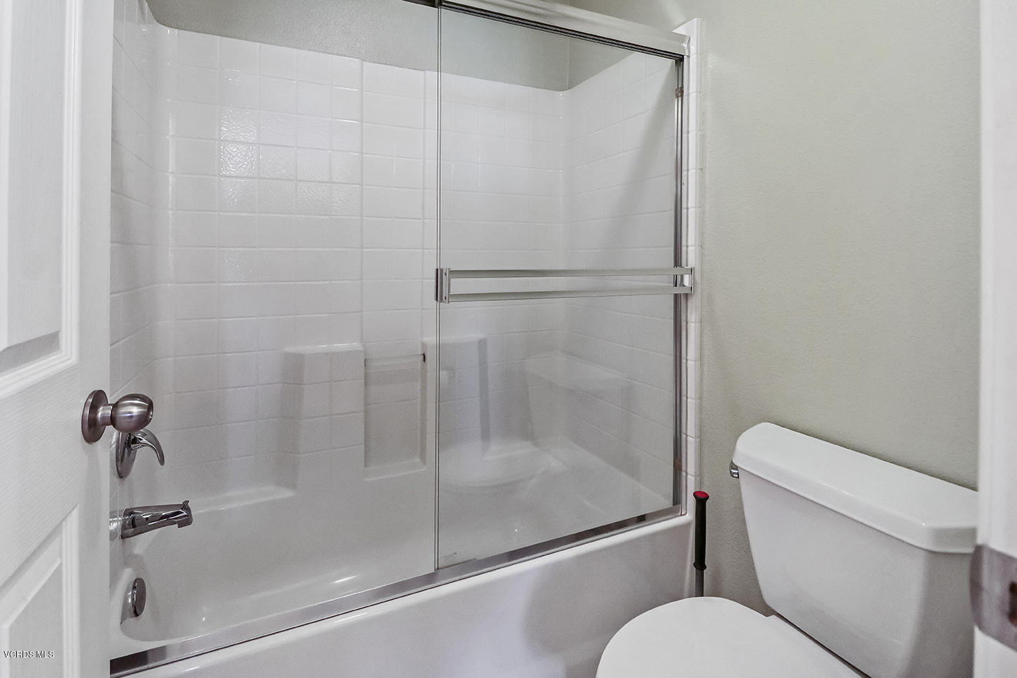 4167 Orontes Way, Unit B Simi Valley, CA 93063 - Photo 21 of 38 jHall Bath3