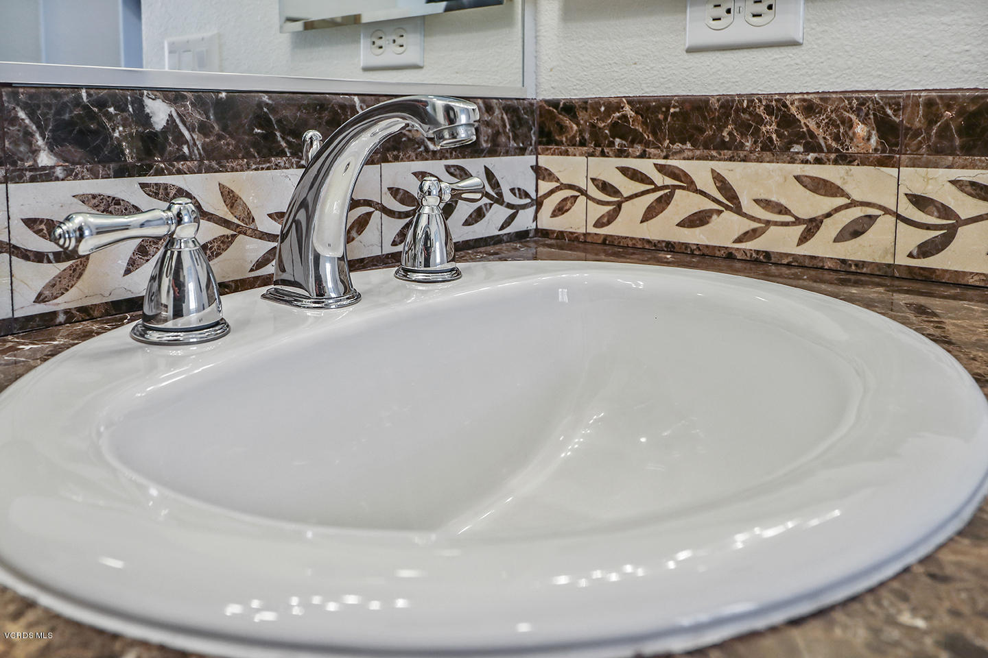 4167 Orontes Way, Unit B Simi Valley, CA 93063 - Photo 25 of 38 kMaster Suite4
